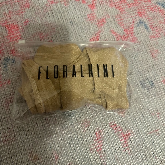 gold bikini - Picture 6 of 7